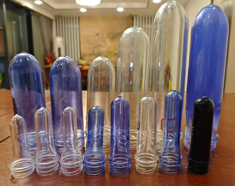 小瓶胚從11.9克到28克，大瓶胚從100克到350克，產(chǎn)品更加豐富